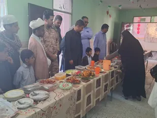 برگزاری نمایشگاه غذای سنتی منطقه تفتان جنوبی به مناسبت هفته دفاع مقدس