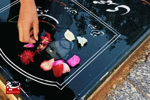 غبارروبی و گل&zwnj;آرایی مزار مطهر شهدای بهشت هاجر به همت خادمین&zwnj;الشهداء ملایر