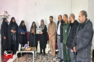 دیدار مسئول بسیج ادارات استان همدان با خانواده شهدای شهرستان ملایر