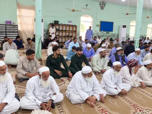 بسیجیان میرجاوه با پیام وحدت در نماز جمعه حاضر شدند