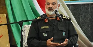 مسؤولان با الگوگیری از شهدا در میدان اقتصاد جانفشانی کنند