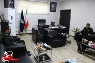 دیدار فرمانده منطقه چهارم نیروی دریایی ارتش با فرمانده سپاه قدس گیلان به مناسبت روز پاسدار&nbsp;