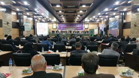 باید کسب و کار و تعاونی روستایی را در راستای رشد و توسعه سوق داد