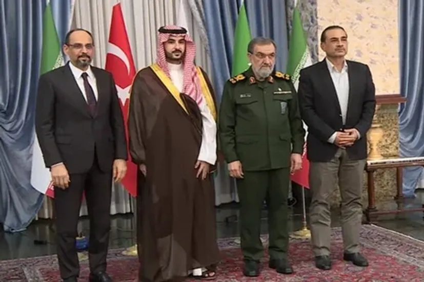 سرلشکر رضایی: امنیت در غرب آسیا باید درون‌زا باشد