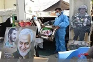 توزیع اقلام فرهنگی شامل کتاب و بسته فرهنگی در خیمه مقاومت حضرت رقیه(س)
