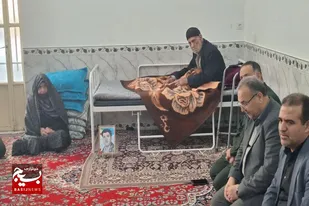 دیدار مسئولین کبودراهنگ با خانواده معظم شهید اروجعلی نوروزی