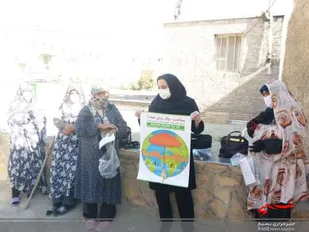 توزیع بسته های آموزشی و پمفلت در روستاهای مومن آباد و عبدالله آباد+ تصاویر