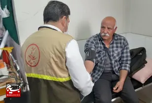 ارتقای سلامت در دهستان خبریز؛/ بیش از ۲۰۰ نفر در اردوی جهادی سپاه ارسنجان رایگان ویزیت و دارو گرفتند