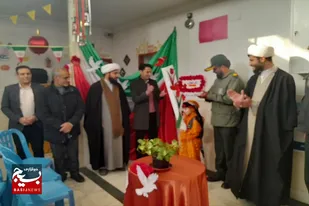 زنگ انقلاب&zwnj; در مدرسه جامی و سمیه شهر برزول نهاوند به صدا درآمد