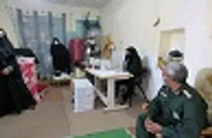 بازدید جانشین فرمانده سپاه زهک از کارگاه تولید ماسک و دستکش