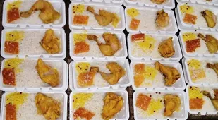توزیع 1600 پرس غذای گرم میان مددجویان کمیته امداد مناطق 21 و 22 تهران