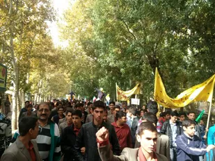 فریاد استکبار ستیزی دانش آموزان بسطامی