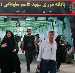 مرز مهران باز است