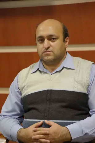 کمک کارکنان مرکزانتقال امام تقی به دانش&zwnj;آموزان نیازمند روستاي مجاور
