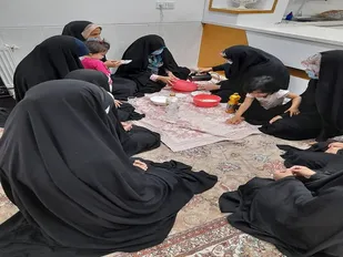 برگزاری دوره آموزشی کیک و شیرینی توسط خواهران پایگاه مقاومت نجمه