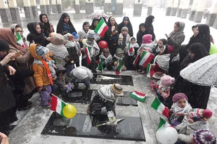 مزار شهدای گمنام همدان غباررویی و عطرافشانی شد