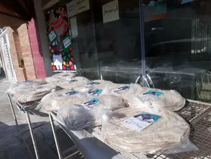 پخت نان نذر سردار شهید حاج قاسم سلیمانی