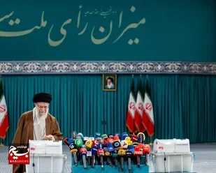 رهبر انقلاب رأی خود را به صندوق انداختند