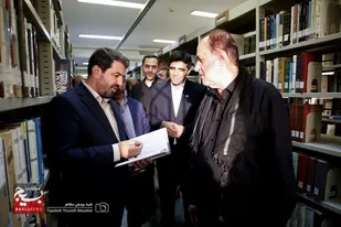بازدید استاندار همدان از کتابخانه مرکزی