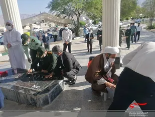 غبار روبی قبور مطهر شهدا گمنام بستک بمناسبت  گرامیداشت  هفته بسیج