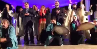 وزیر ارشاد از ملت عذرخواهی کند/ ملاقات با چنین فرقه هایی ظلم به نظام است
