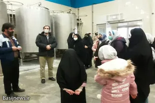 بازدید علمی نوجوانان بسیجی حوزه فاطمه الزهرا (س) از کارخانه بینا رزن