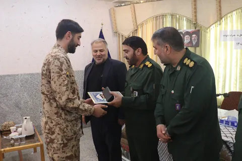 برگزاری مراسم تجلیل از کارکنان وظیفه متاهل همراه با خانواده