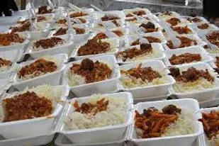توزیع بیش از ۱۴ هزار پُرس غذای گرم در طرح اطعام مهدوی