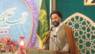 به نقش امام زمان (عج) در زندگی شخصی و نظام اسلامی توجه شود