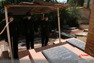 بازدید فرمانده سپاه امام حسن مجتبی(ع) از گلزار شهداء روستای حسنجون طالقان
