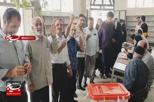 حضور حماسی اهالی روستای تکه نهاوند در دومین مرحله انتخابات ریاست جمهوری