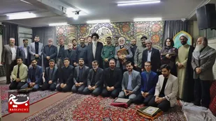 نشست صمیمی شعرای آئینی استان البرز با نماینده رهبر معظم انقلاب در این استان برگزار شد