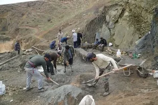 عیدی جهادگران بسیجی به روستای پیربُز بجنورد