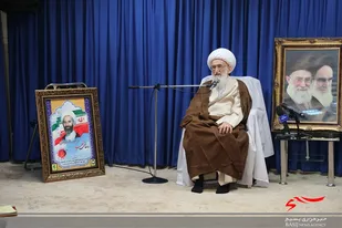 معرفی شهدای روحانی موجب زنده نگه داشتن مسیر شهداست