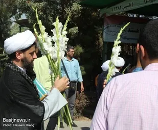 مزار شهدای روحانی در بهشت زهرای تهران عطرافشانی شد