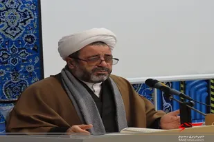 بصیرت موجب تشخیص انسان در کوران حوادث می شود