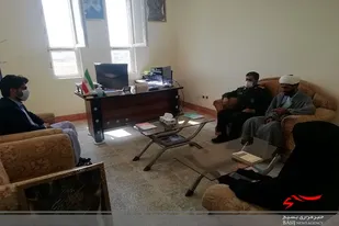 کارگران با اراده پولادین در اعتلای ایران اسلامی در قله های افتخار وعزت گام برداشته وعاشقانه تلاش می&zwnj;کنند