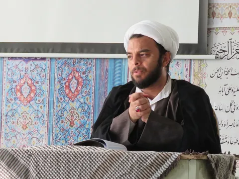 امام عزت و سربلندی را برای ما رقم زد/ امام خمینی (ره) سر سلسله یک حرکت بزرگ در تاریخ بود