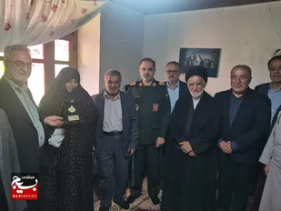 دیدار فرمانده سپاه کربلا مازندران با خانواده شهید مدافع حرم سعید کمالی در نکا