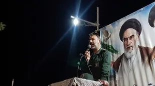 ملت ایران در ۴۸ سال گذشته در میدان دفاع مقدس ایستاده است