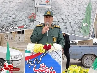 عطرافشانی گلزار شهدای شیروان به مناسبت هفته دفاع مقدس