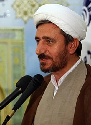 دشمن با لباس روحانیت سبب انحراف اعتقادی در جامعه/فضای مجازی سبب انحراف خانواده های متدین