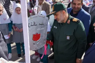 آیین نواختن زنگ مقاومت با حضور مسئولین استانی