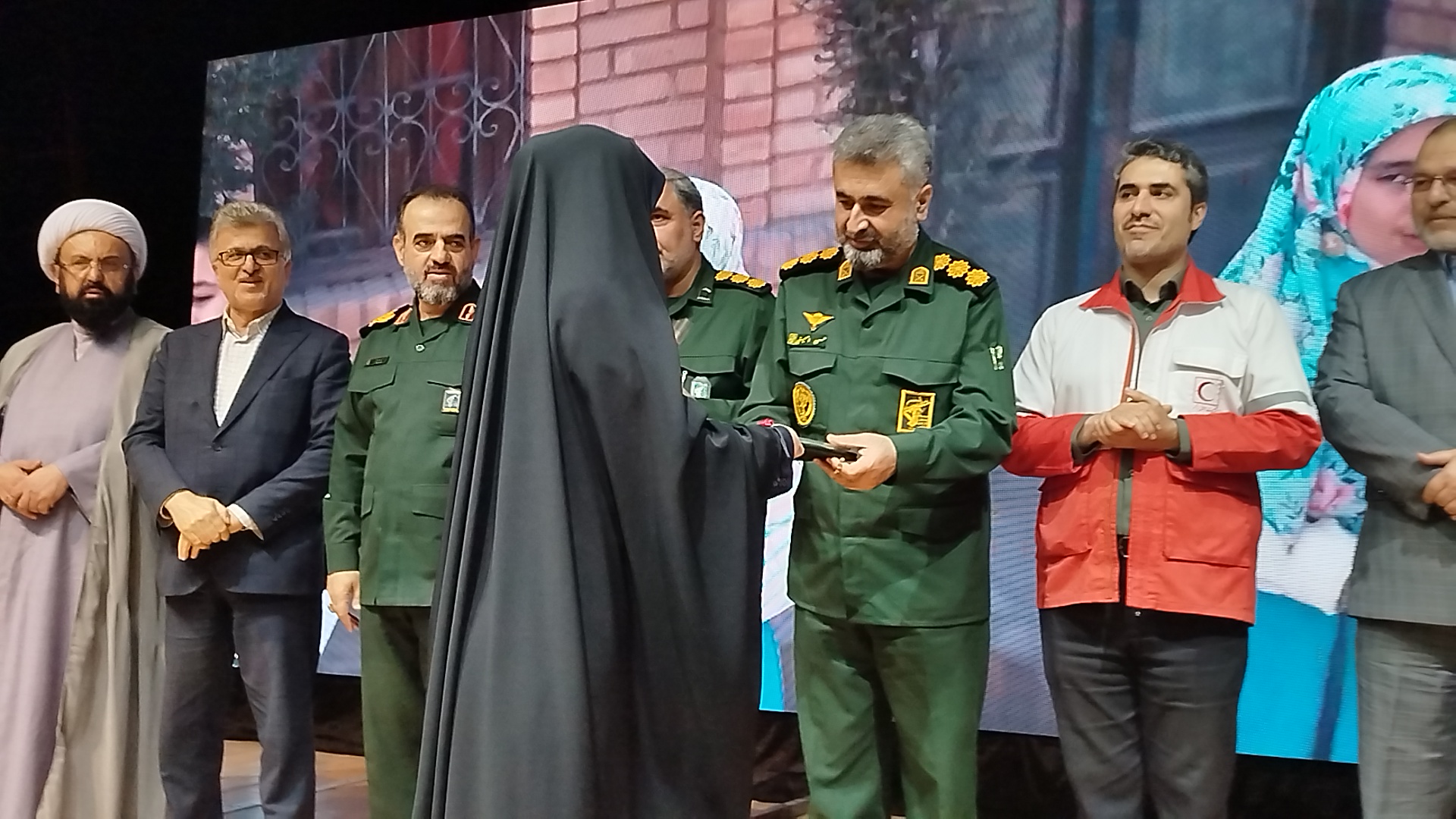 حضرت زینب(س) الگوی زن مسلمان در پرستاری و رهبر نهضت اسلام است