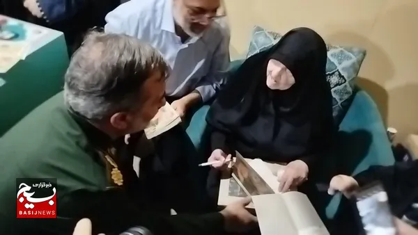 جشن امضای کتاب