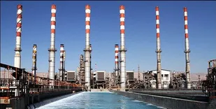 معاون وزیر نفت: تامین ۶۱ درصد قطعات پالایشگاه بندرعباس از داخل کشور افتخار است
