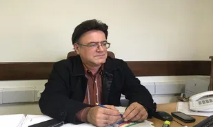 سکوت بانک مرکزی در برابر گران شدن دلار بسیار جای تعجب دارد