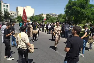 حرکت دسته عزاداری شهادت امام صادق (ع) در کرج+تصاویر