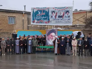گلباران تمثال حضرت امام خمینی (ره) در رازوجرگلان