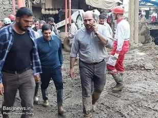 حضور پررنگ گروه های بسیجی و جهادی در کمک به سیل زدگان ستودنی است